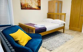 New Modern Studio Apartment, Parking, Netflix