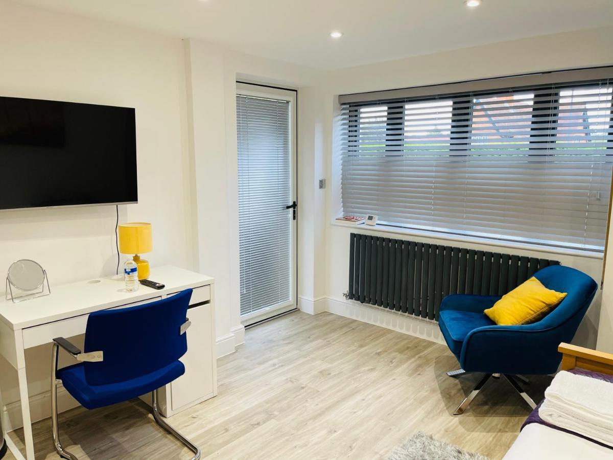 New Modern Studio Apartment, Parking, Netflix Kenilworth Exterior photo